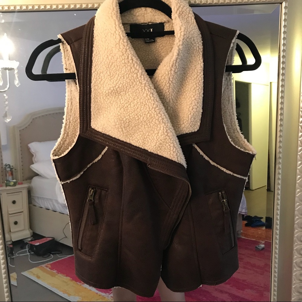 F21 Vest